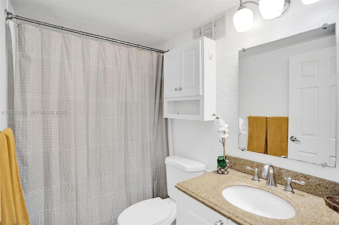 На продажу: $399,000 (1 спален, 1 ванн, 835 Квадратных фут)