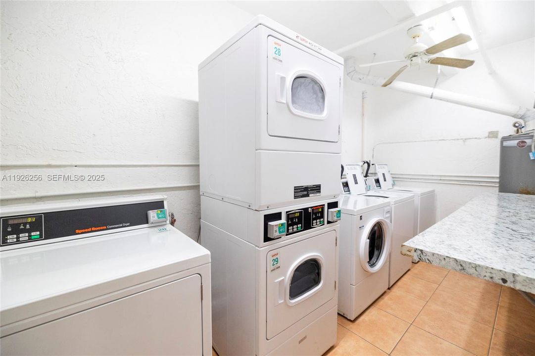 For Rent: $2,000 (1 beds, 1 baths, 807 Square Feet)