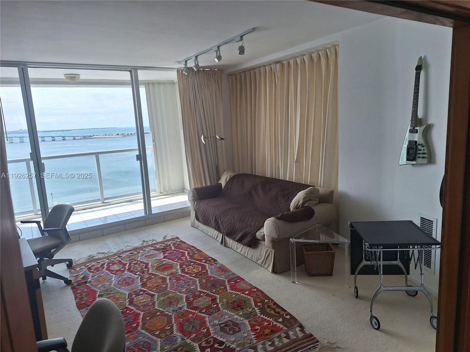 For Rent: $4,800 (2 beds, 2 baths, 1697 Square Feet)