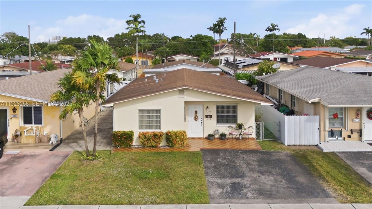 На продажу: $495,000 (3 спален, 2 ванн, 1406 Квадратных фут)