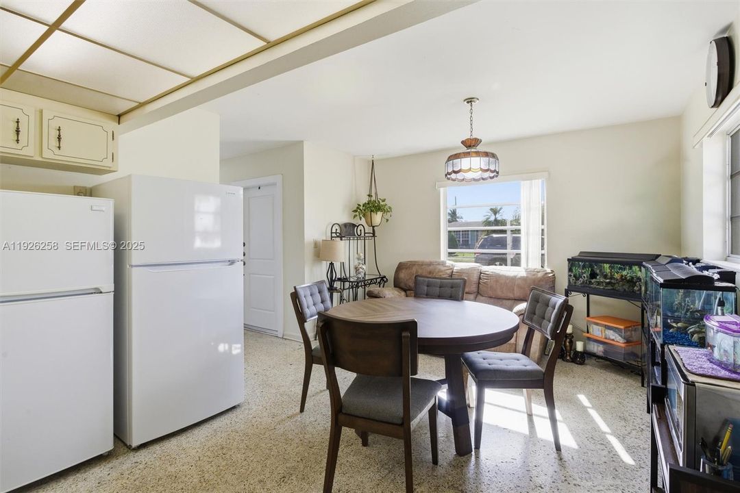 На продажу: $495,000 (3 спален, 2 ванн, 1406 Квадратных фут)