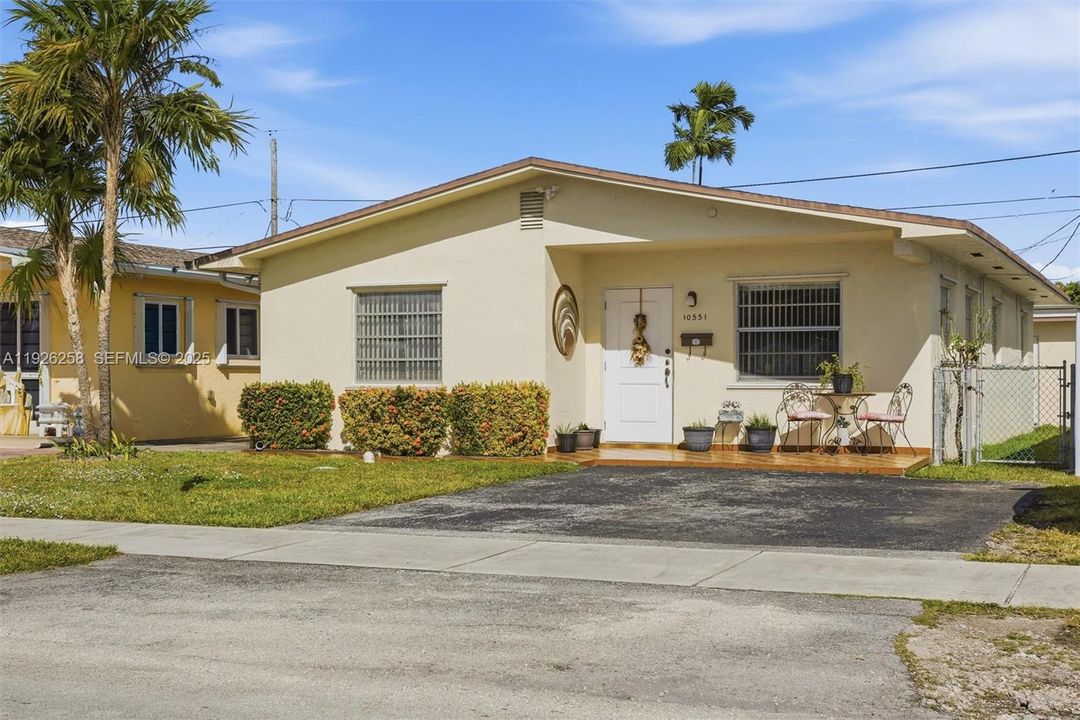 На продажу: $495,000 (3 спален, 2 ванн, 1406 Квадратных фут)