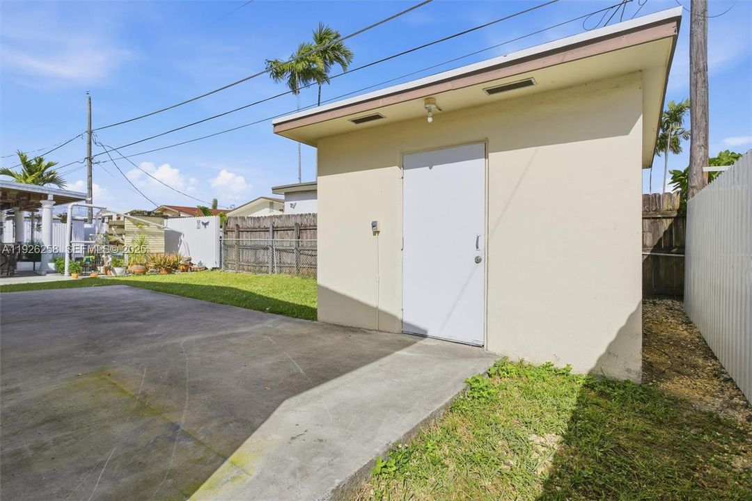 На продажу: $495,000 (3 спален, 2 ванн, 1406 Квадратных фут)