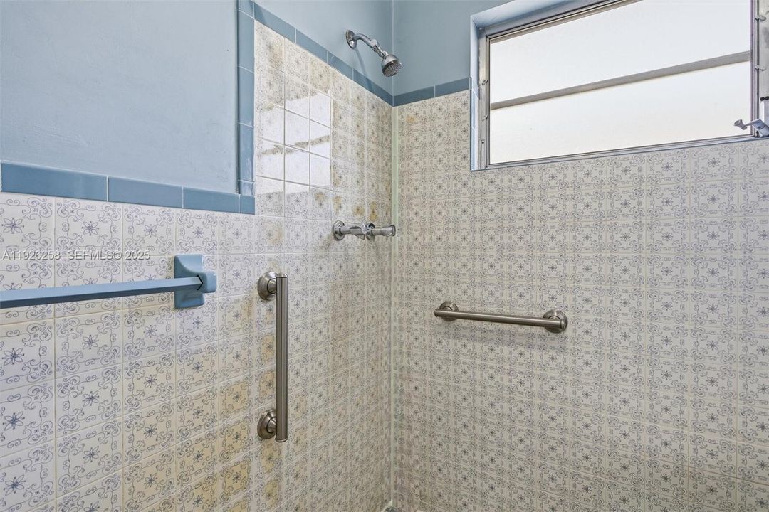 На продажу: $495,000 (3 спален, 2 ванн, 1406 Квадратных фут)