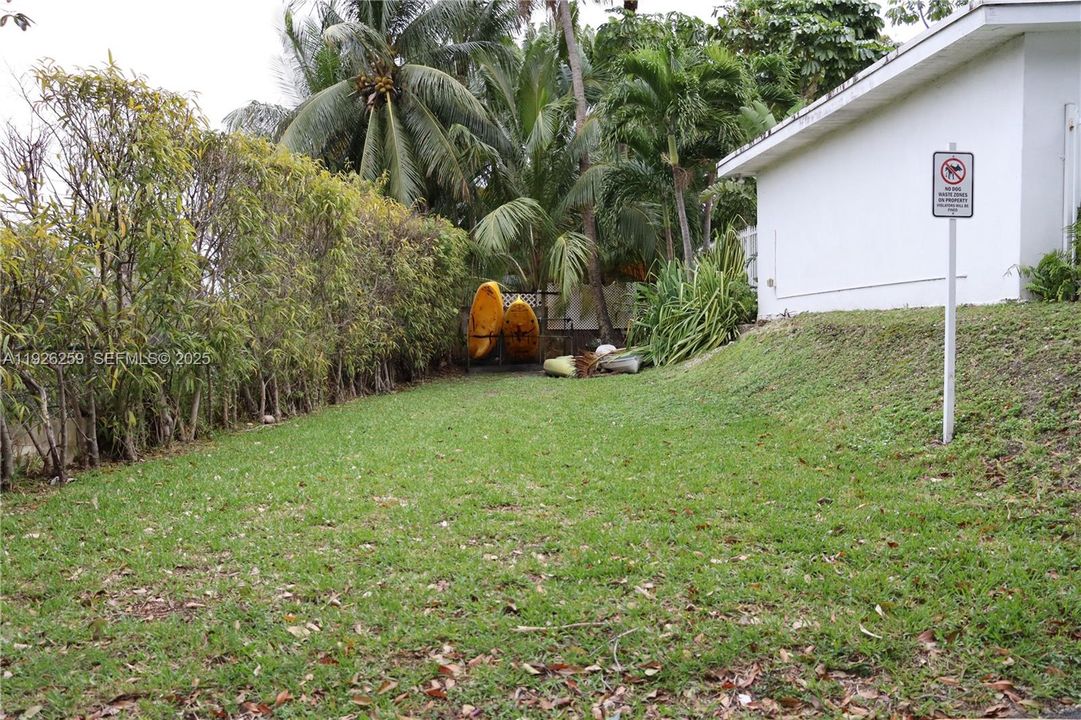 For Sale: $1,950 (1 beds, 1 baths, 746 Square Feet)