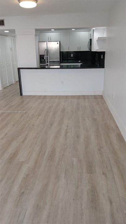 В аренду: $1,960 (1 спален, 1 ванн, 758 Квадратных фут)