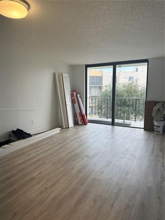 В аренду: $1,960 (1 спален, 1 ванн, 758 Квадратных фут)