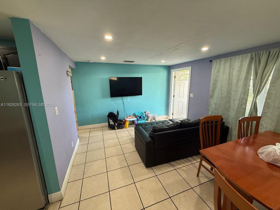 En Renta: $2,599 (2 camas, 1 baños, 780 Pies cuadrados)