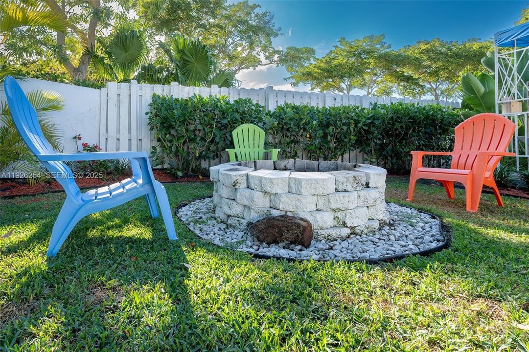 待售: $649,000 (3 贝兹, 2 浴室, 1209 平方英尺)