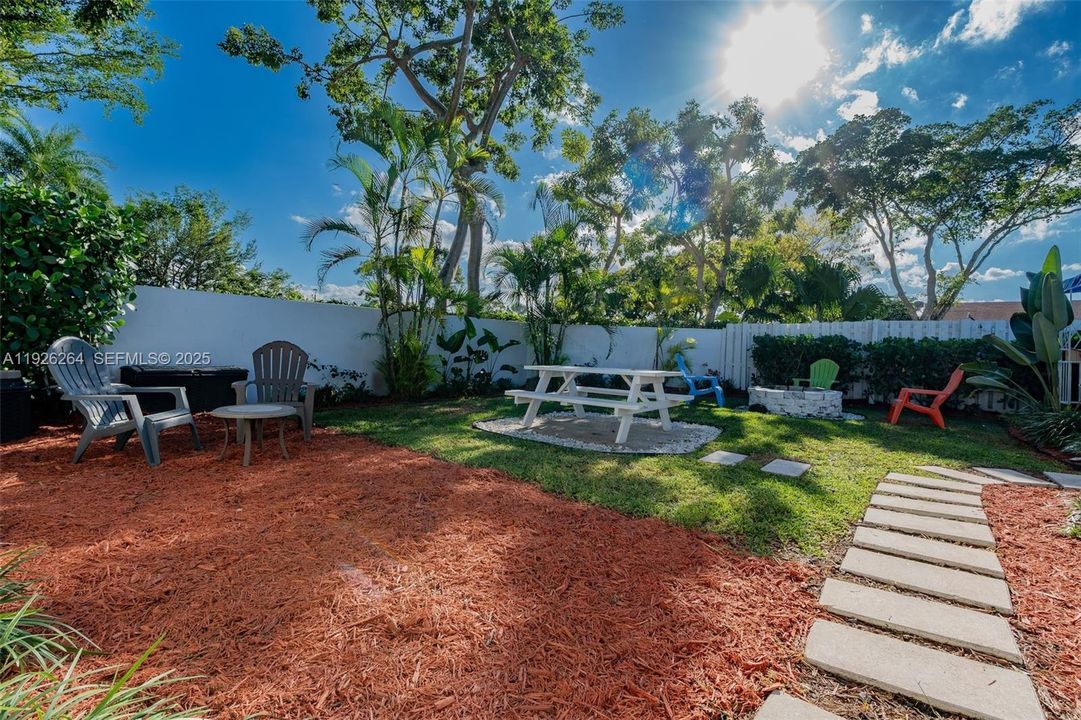 待售: $649,000 (3 贝兹, 2 浴室, 1209 平方英尺)