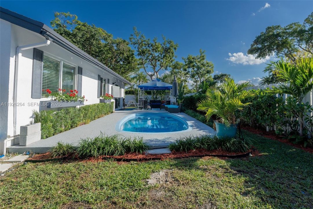 待售: $649,000 (3 贝兹, 2 浴室, 1209 平方英尺)