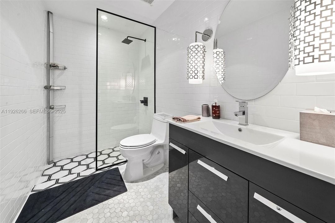 En Venta: $5,495,000 (5 camas, 6 baños, 3565 Pies cuadrados)