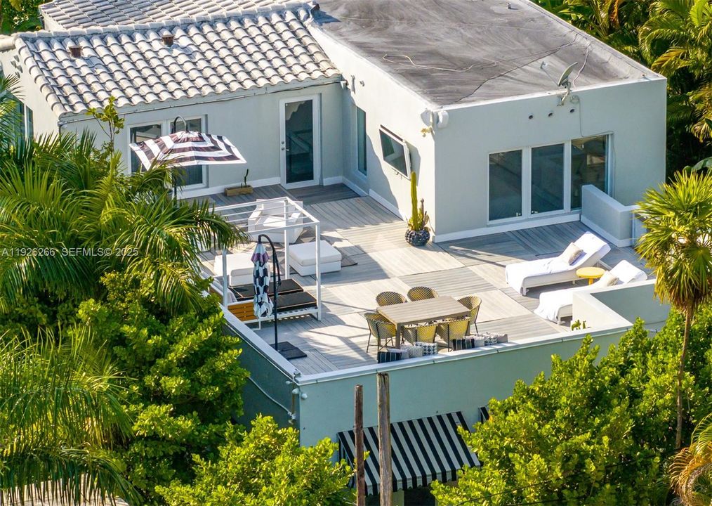 En Venta: $5,495,000 (5 camas, 6 baños, 3565 Pies cuadrados)