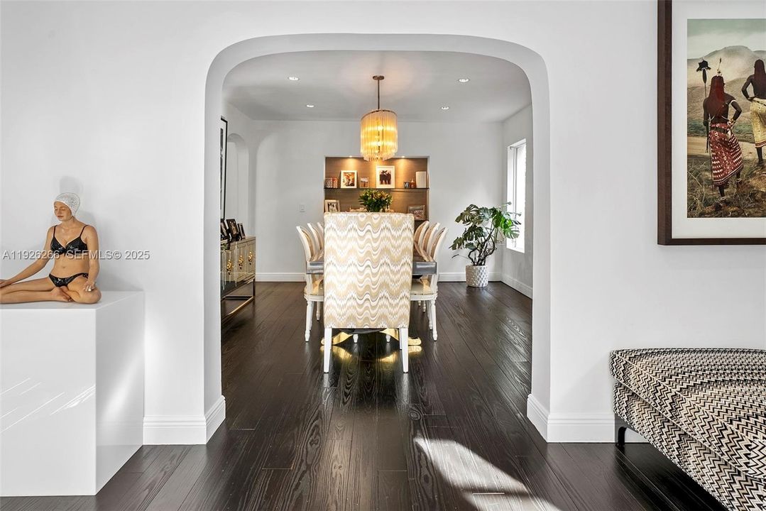 En Venta: $5,495,000 (5 camas, 6 baños, 3565 Pies cuadrados)