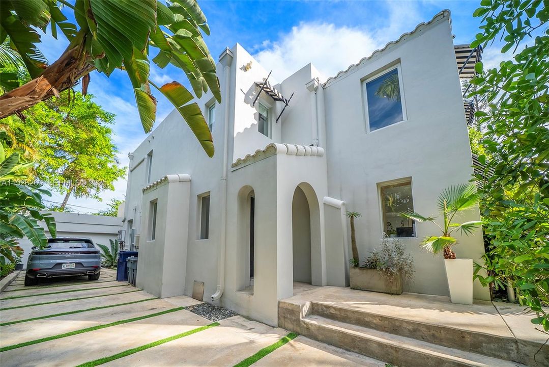 En Venta: $5,495,000 (5 camas, 6 baños, 3565 Pies cuadrados)