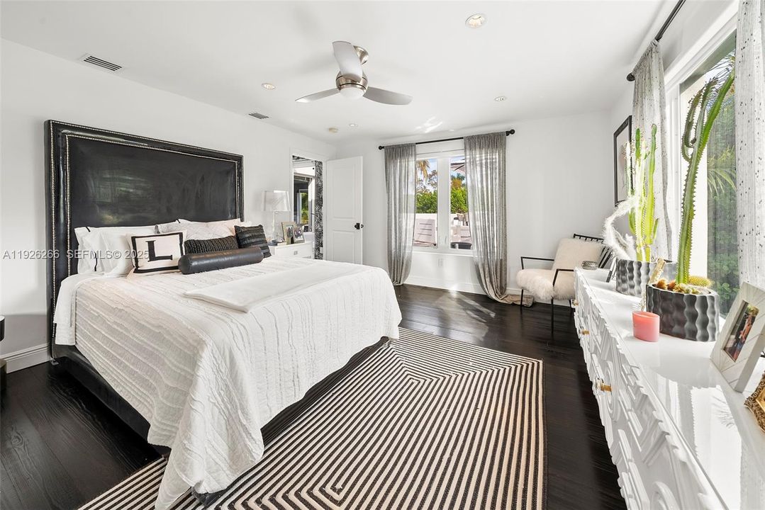 En Venta: $5,495,000 (5 camas, 6 baños, 3565 Pies cuadrados)