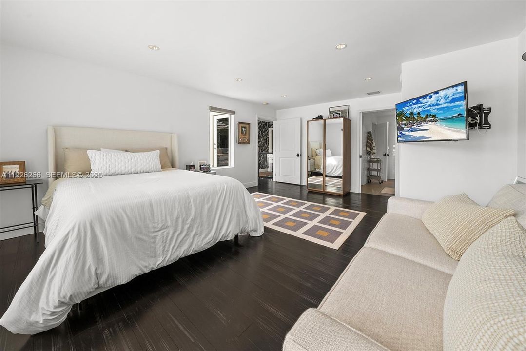 En Venta: $5,495,000 (5 camas, 6 baños, 3565 Pies cuadrados)