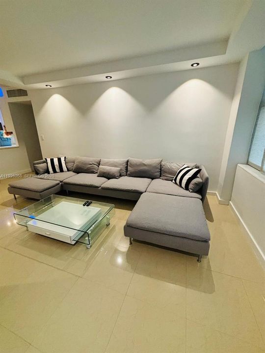 For Rent: $2,850 (2 beds, 2 baths, 1020 Square Feet)