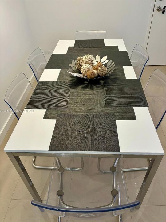 For Rent: $2,850 (2 beds, 2 baths, 1020 Square Feet)