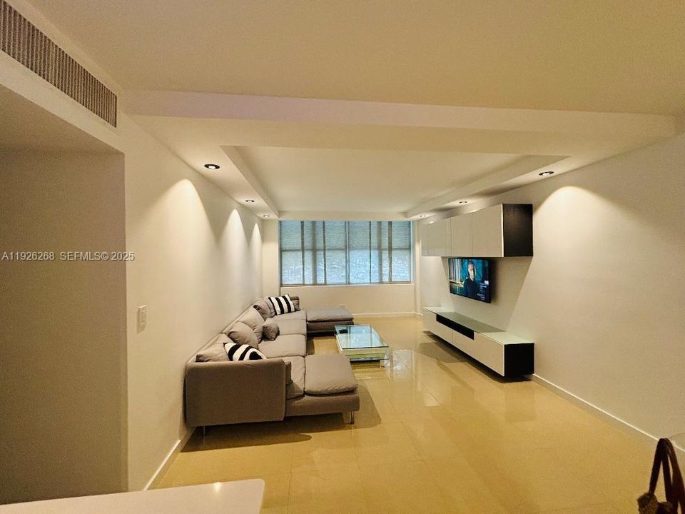 For Rent: $2,850 (2 beds, 2 baths, 1020 Square Feet)