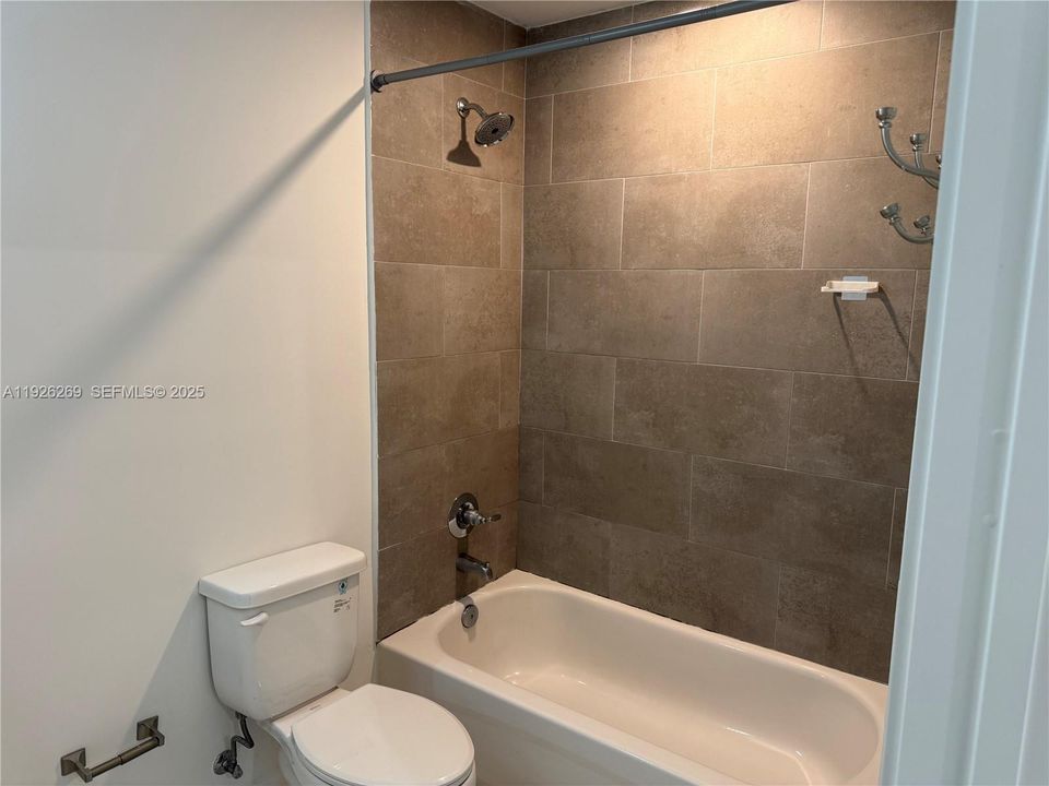 В аренду: $1,150 (0 спален, 1 ванн, 400 Квадратных фут)