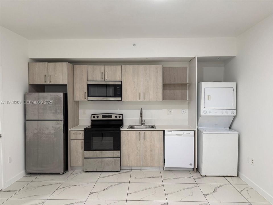 В аренду: $1,150 (0 спален, 1 ванн, 400 Квадратных фут)