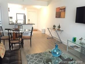 出租: $2,600 (1 贝兹, 1 浴室, 650 平方英尺)