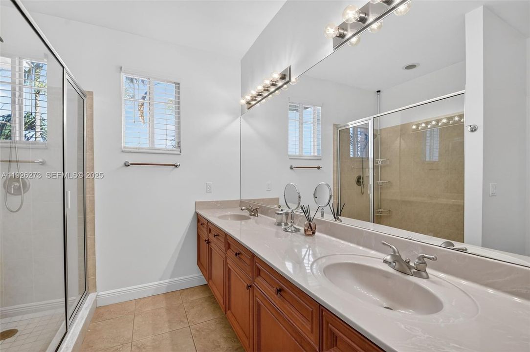 待售: $425,000 (3 贝兹, 2 浴室, 1678 平方英尺)