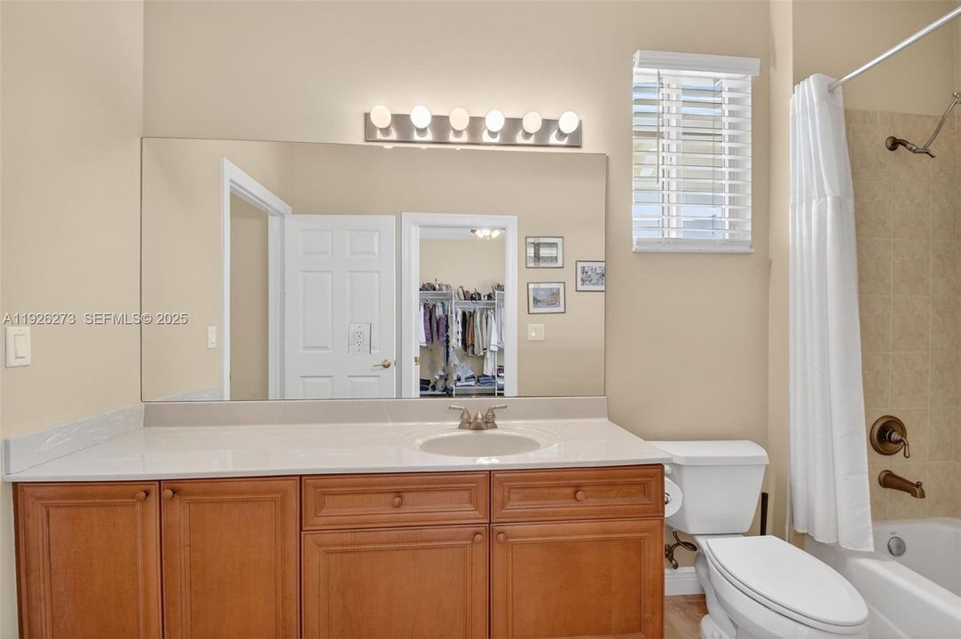 待售: $425,000 (3 贝兹, 2 浴室, 1678 平方英尺)