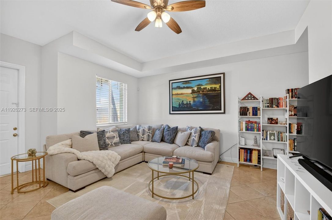 待售: $425,000 (3 贝兹, 2 浴室, 1678 平方英尺)