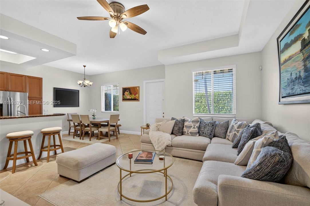 待售: $425,000 (3 贝兹, 2 浴室, 1678 平方英尺)