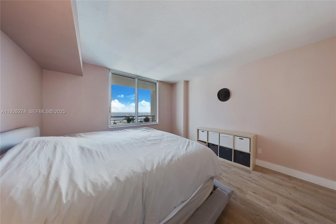 待售: $495,000 (1 贝兹, 1 浴室, 846 平方英尺)