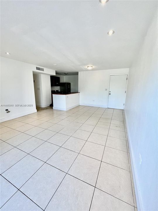 For Sale: $245,000 (2 beds, 2 baths, 763 Square Feet)