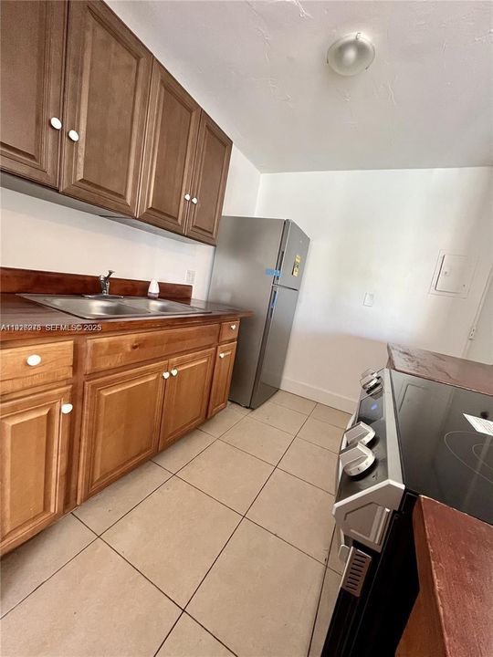 For Sale: $245,000 (2 beds, 2 baths, 763 Square Feet)