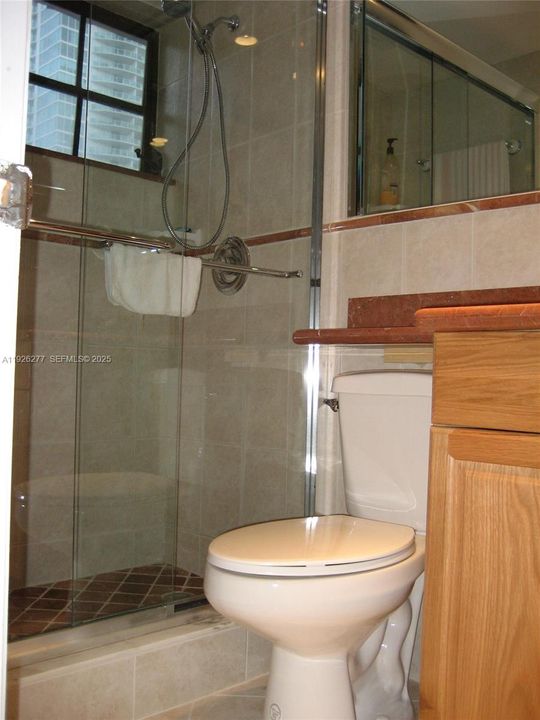 For Rent: $3,200 (2 beds, 3 baths, 1082 Square Feet)