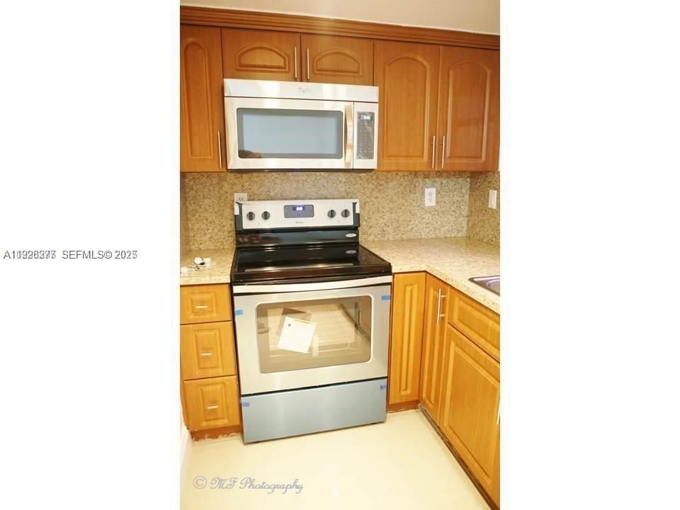 For Rent: $3,200 (2 beds, 3 baths, 1082 Square Feet)