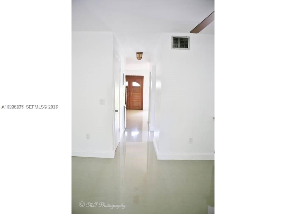 For Rent: $3,200 (2 beds, 3 baths, 1082 Square Feet)