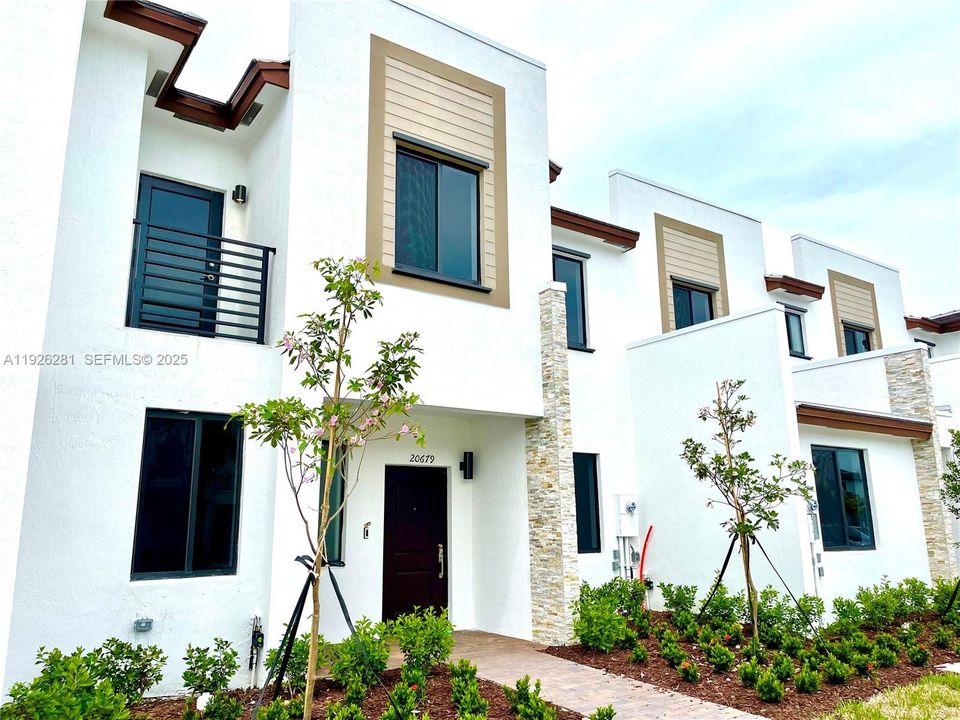 出租: $3,000 (3 贝兹, 2 浴室, 1485 平方英尺)