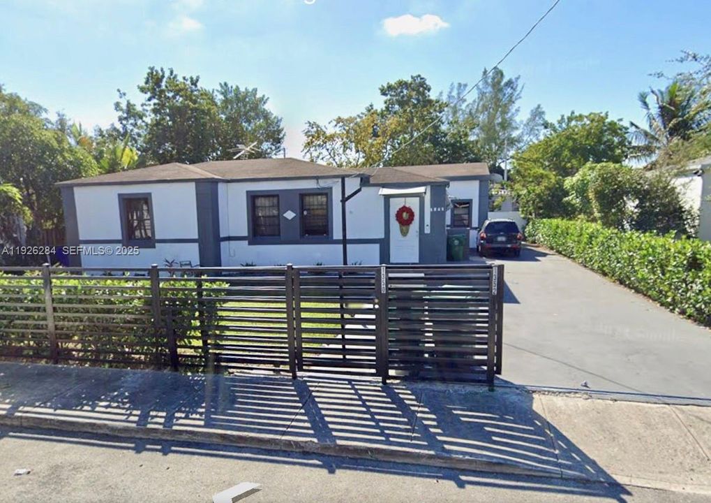 В аренду: $1,650 (0 спален, 1 ванн, 385 Квадратных фут)