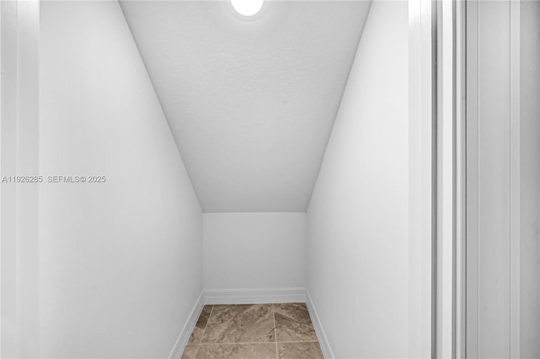 En Renta: $4,150 (3 camas, 2 baños, 1816 Pies cuadrados)