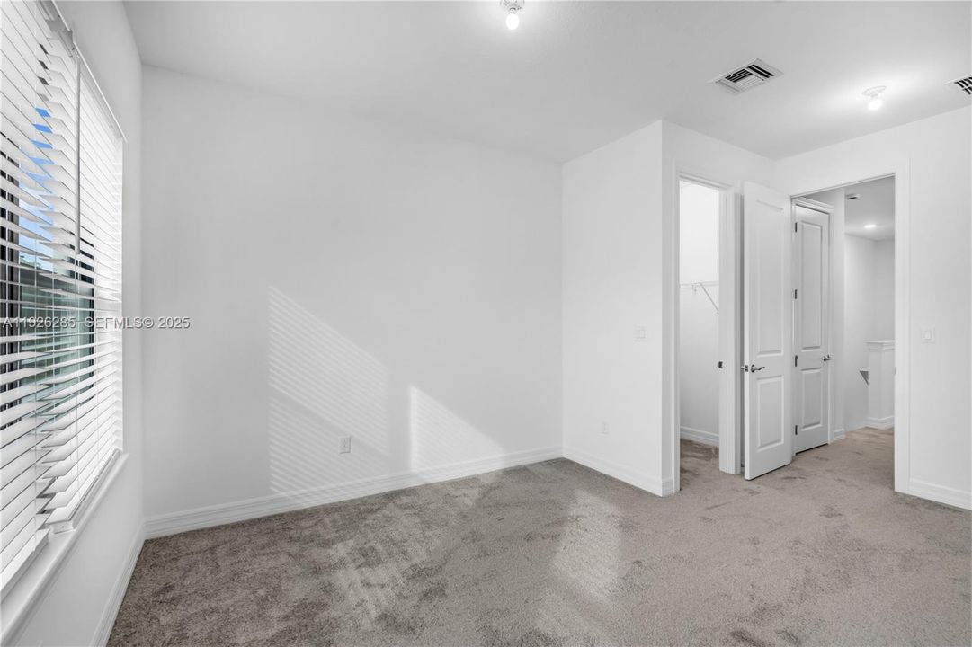 En Renta: $4,150 (3 camas, 2 baños, 1816 Pies cuadrados)