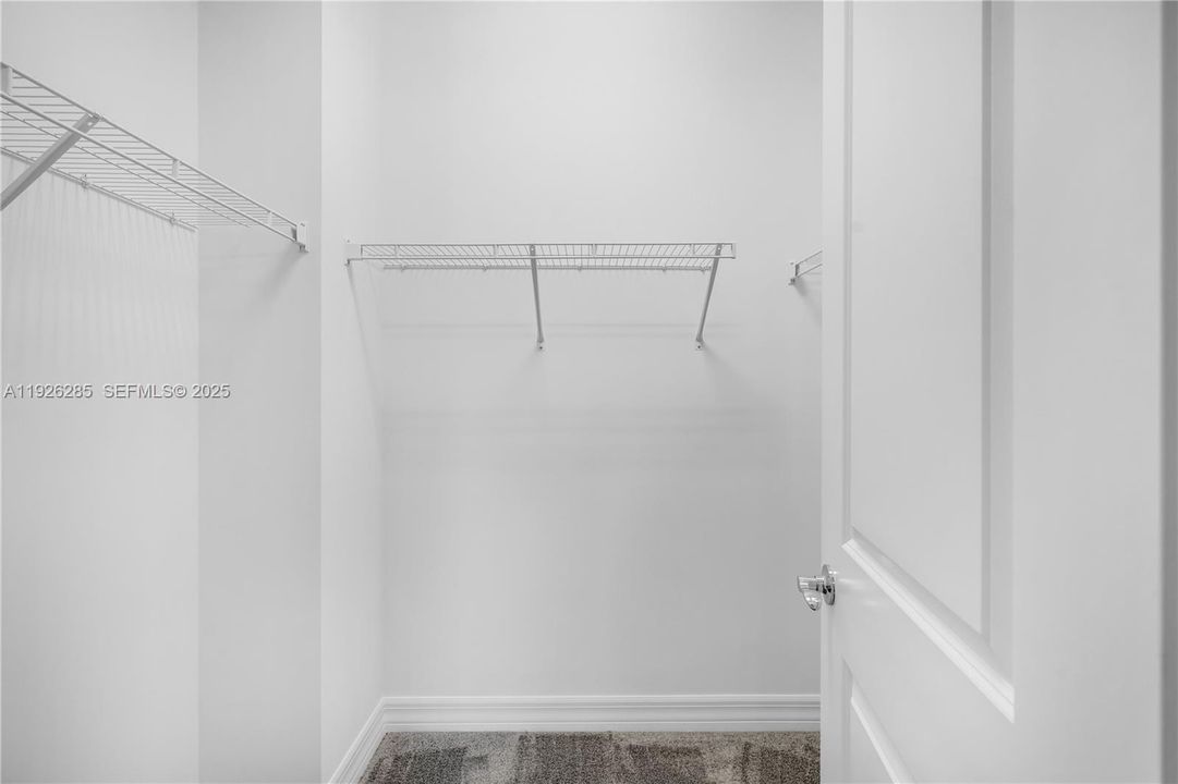 En Renta: $4,150 (3 camas, 2 baños, 1816 Pies cuadrados)