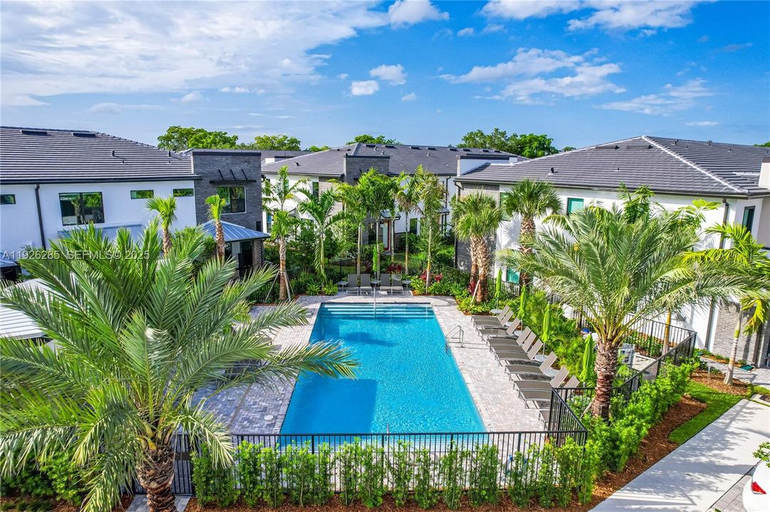 En Renta: $4,150 (3 camas, 2 baños, 1816 Pies cuadrados)