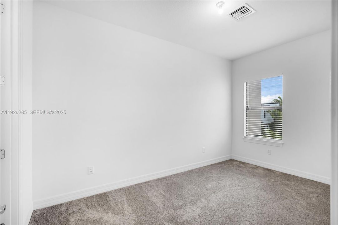 En Renta: $4,150 (3 camas, 2 baños, 1816 Pies cuadrados)