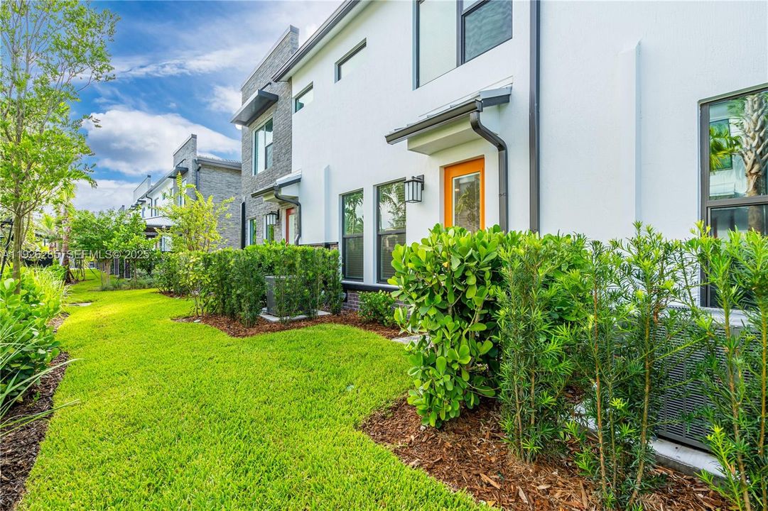 En Renta: $4,150 (3 camas, 2 baños, 1816 Pies cuadrados)