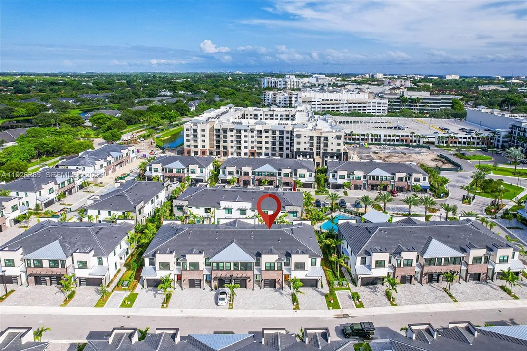 En Renta: $4,150 (3 camas, 2 baños, 1816 Pies cuadrados)