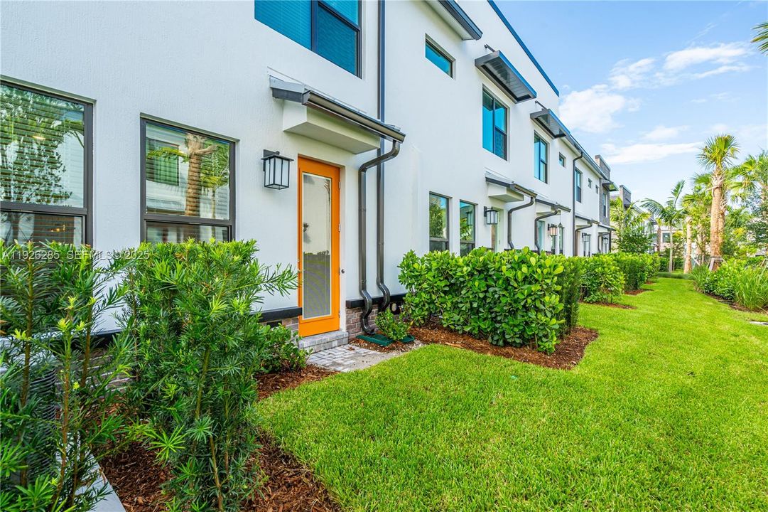 En Renta: $4,150 (3 camas, 2 baños, 1816 Pies cuadrados)