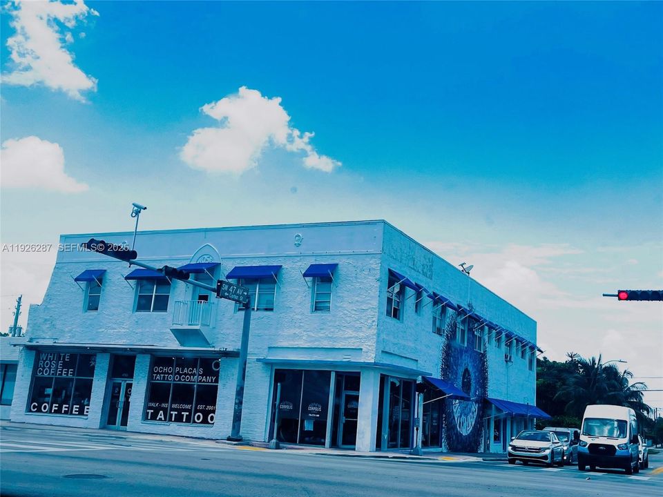 For Rent: $1,600 (2 beds, 1 baths, 800 Square Feet)