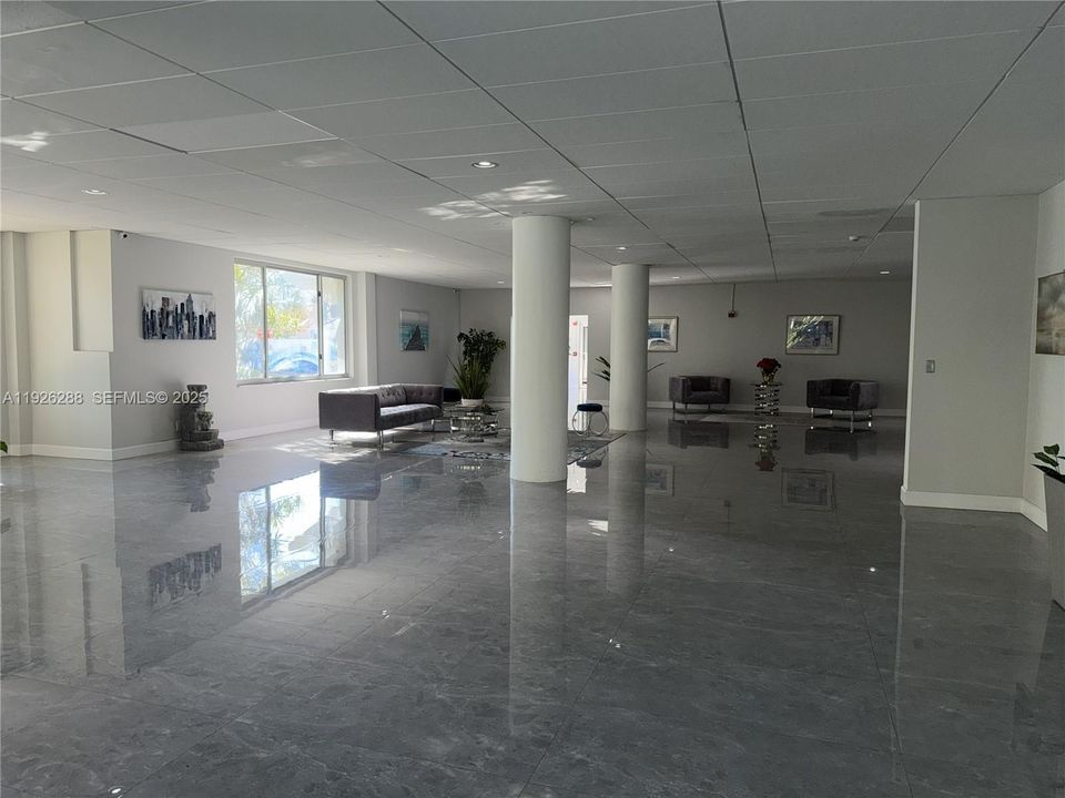 出租: $2,225 (1 贝兹, 1 浴室, 929 平方英尺)