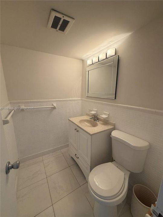 出租: $2,225 (1 贝兹, 1 浴室, 929 平方英尺)